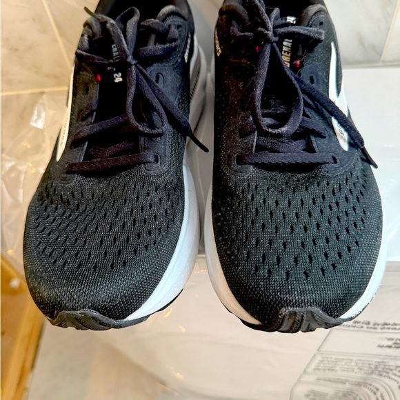 Brooks Women’s Adrenaline GTS 24 Supportive Running Shoe size 8.5 EUC - Picture 9 of 10